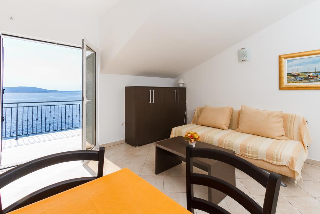 Apartments Vukelic Klenovica Room photo