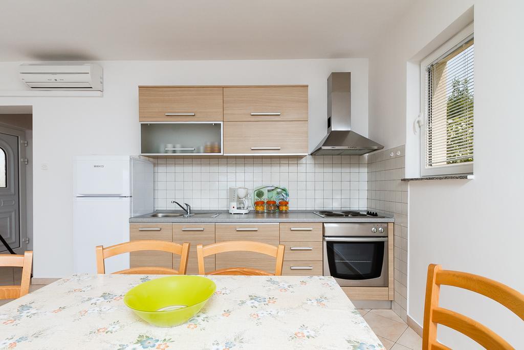 Apartments Vukelic Klenovica Room photo